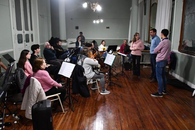 INSTRUMENTOS PARA LA ORQUESTA MUNICIPAL LOCAL