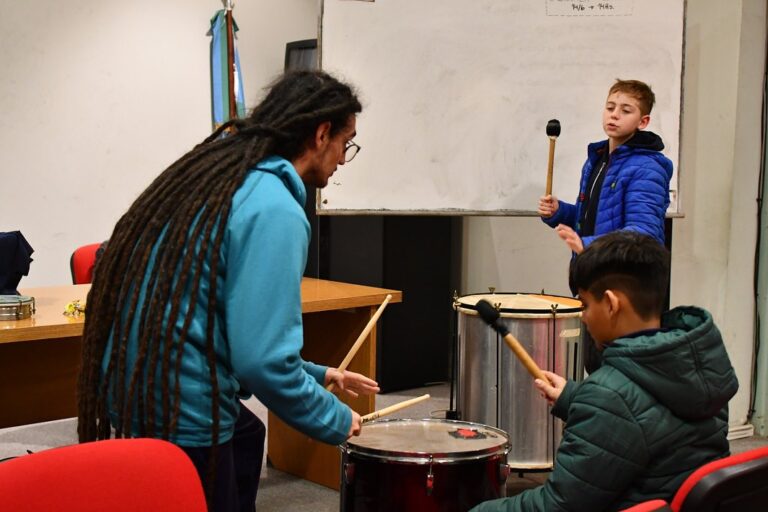 TENEMOS TALLER DE PERCUCION PARA NIÑOS GRATUITO