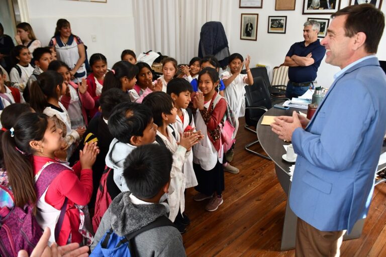 RECIBIMOS A LA ESCUELA N° 9 DE LA CLELIA MAGDALENA