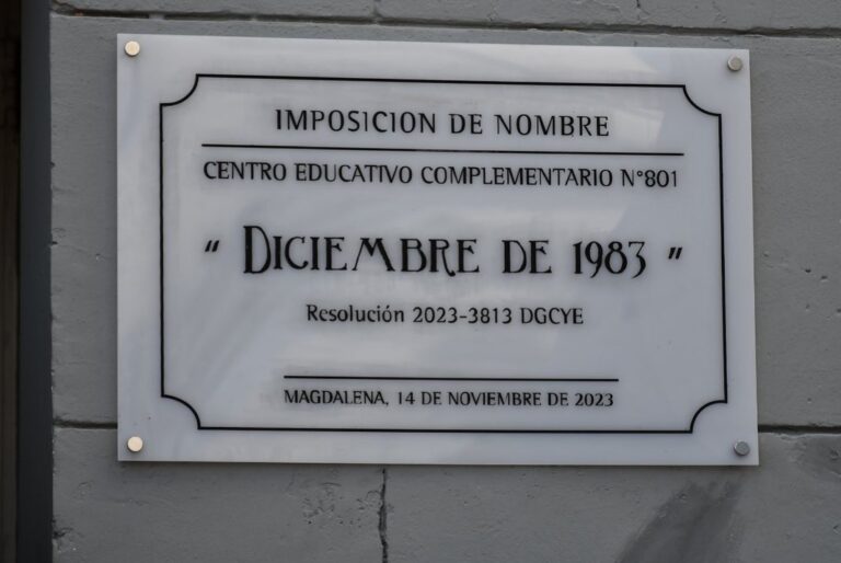 EL CEC Nº 801 TIENE NUEVO NOMBRE: “DICIEMBRE DE 1983”