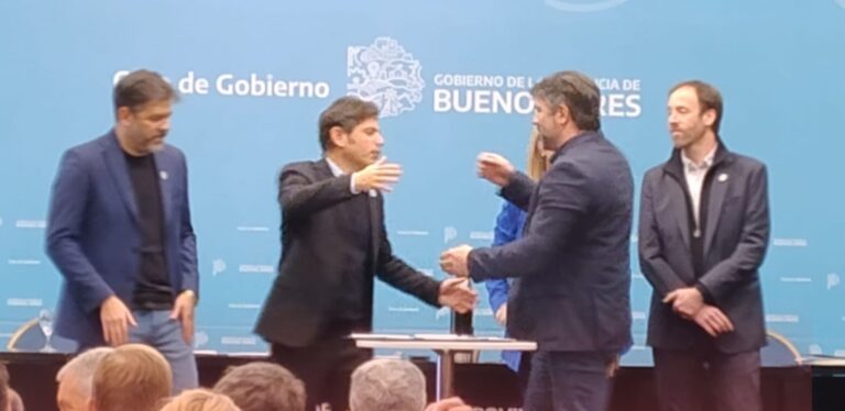 Lisandro Hourcade presente en la firma del Fondo Municipal